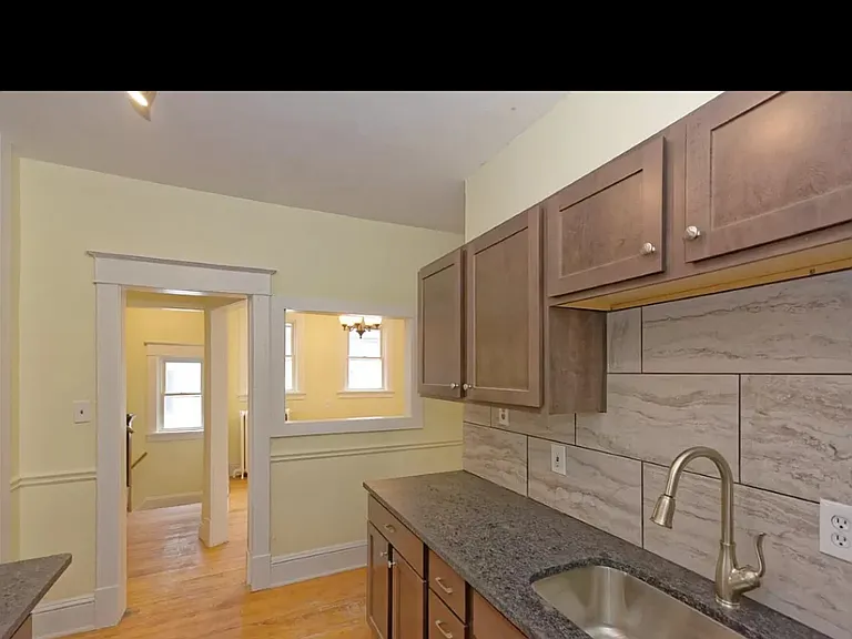 876 Warren St #2 — Photo 11