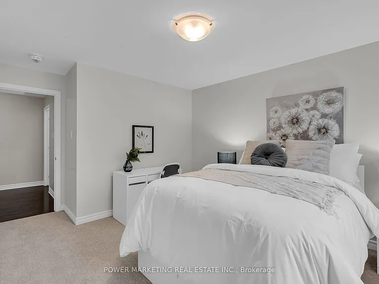 208 Alex Polowin Ave — Photo 20