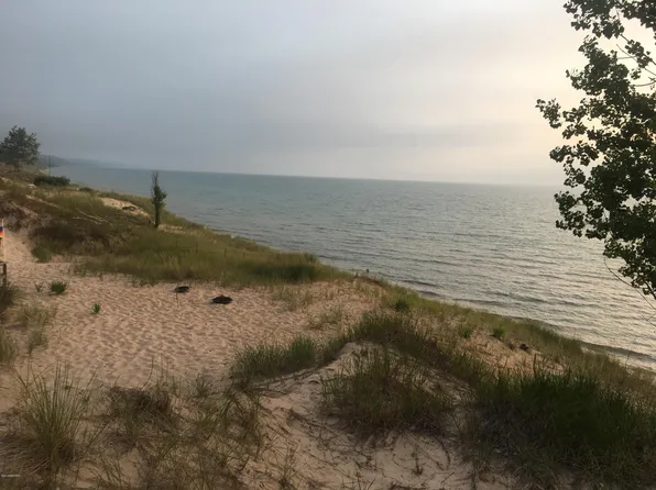 9385 N Montgomery Blvd, Pentwater, MI 49449