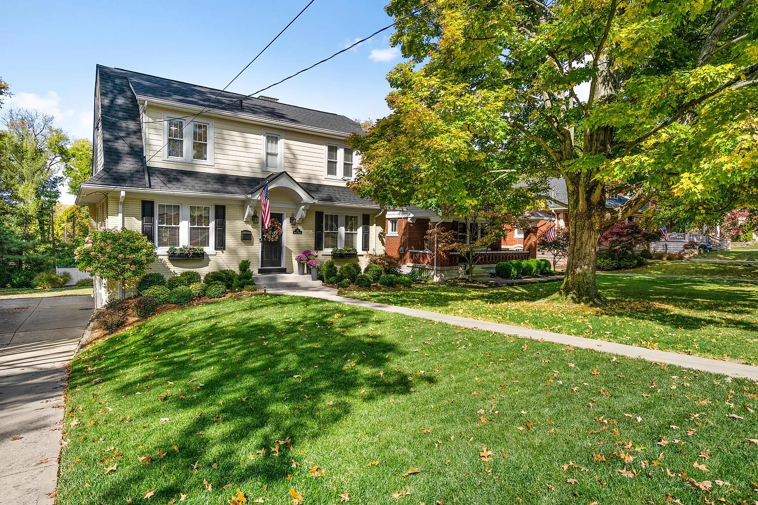 33 Tremont Ave photo 1