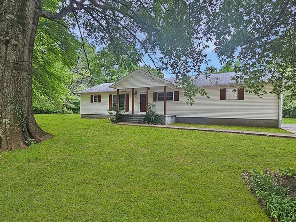 215 Front St, Trezevant, TN 38258