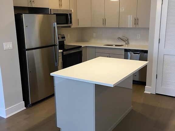 3rd image of 461 Palisades Blvd APT 204