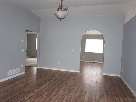3rd image of 4020 Chelsea Dr