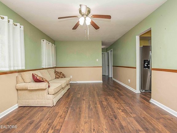 5th image of 136 Mimosa Ave