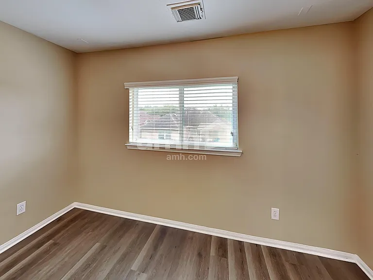 5718 Emerald Brook Ln — Photo 14