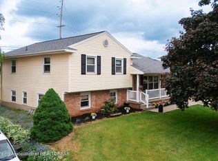 515 Chanticleer Trl, Lansing, MI 48917