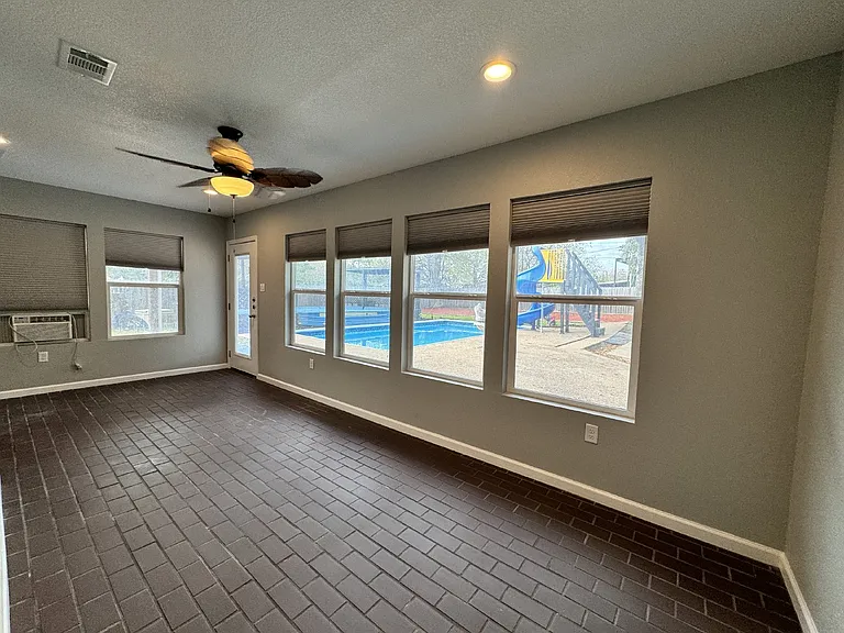 140 Towne West Dr — Photo 41