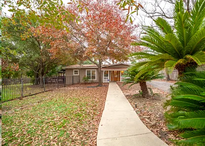 3 bed, 2000 sqft, $3,000 — Photo 1