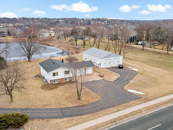 2nd image of 15335 Valley View Dr