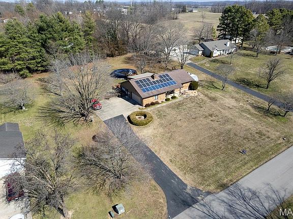 2nd image of 256 Ridge Top Cir