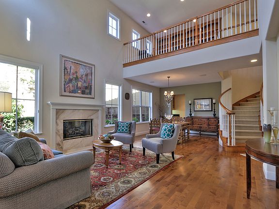 4th image of 720 Iris Gardens Ct