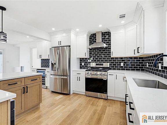 2nd image of 48 Kendall Dr