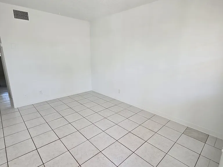 1150 NE 17th Ct — Photo 29