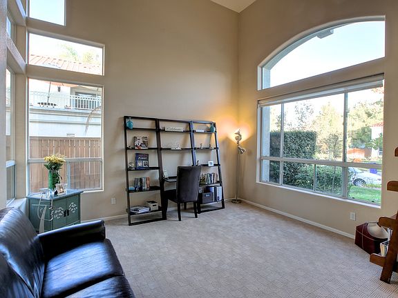 3rd image of 1342 Toulon St