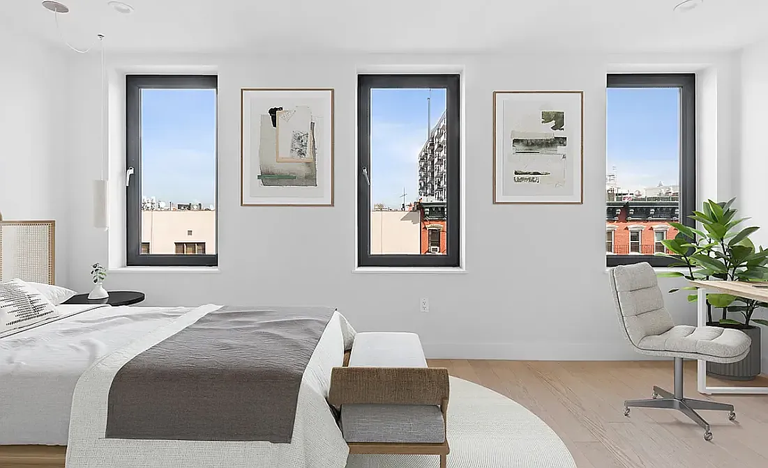 15 Avenue A — Photo 3