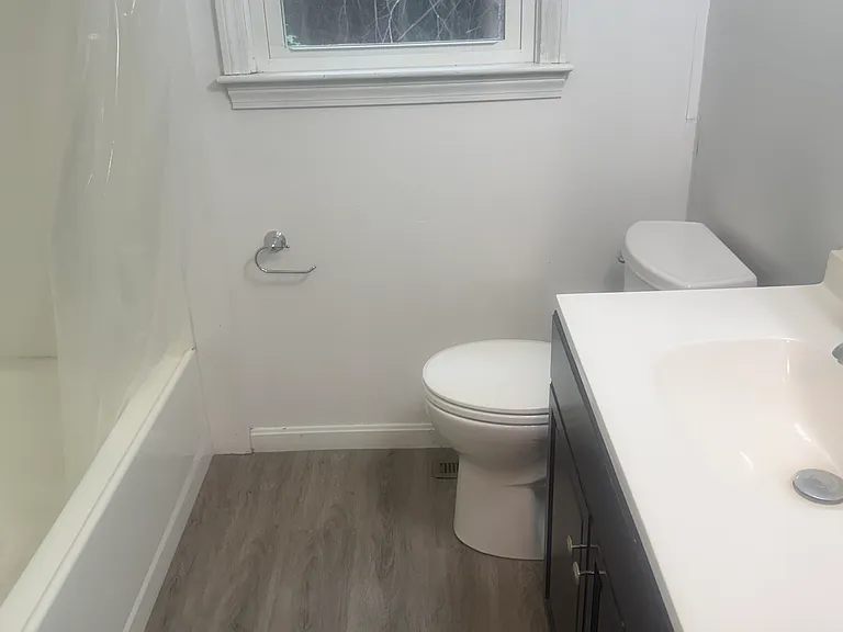 122A Rivergate Rd — Photo 1