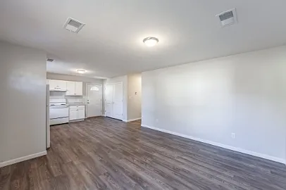 121 Saint George Ave — Photo 5