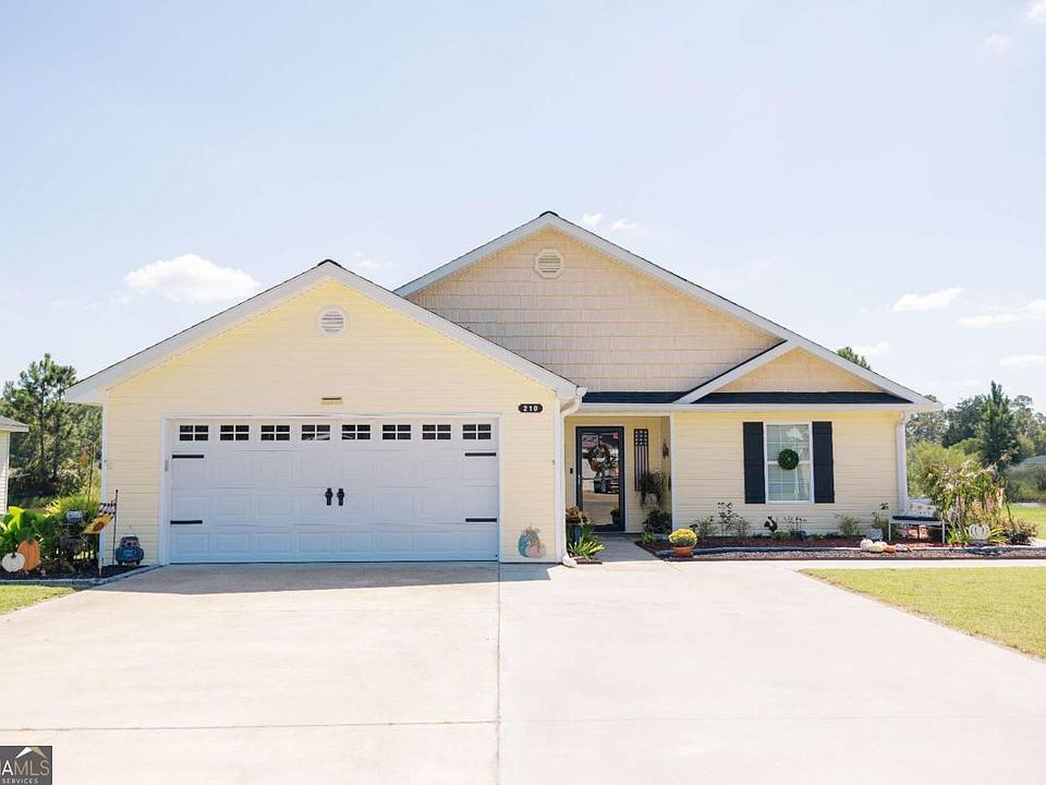 1st image of 210 Twin Lakes Dr
