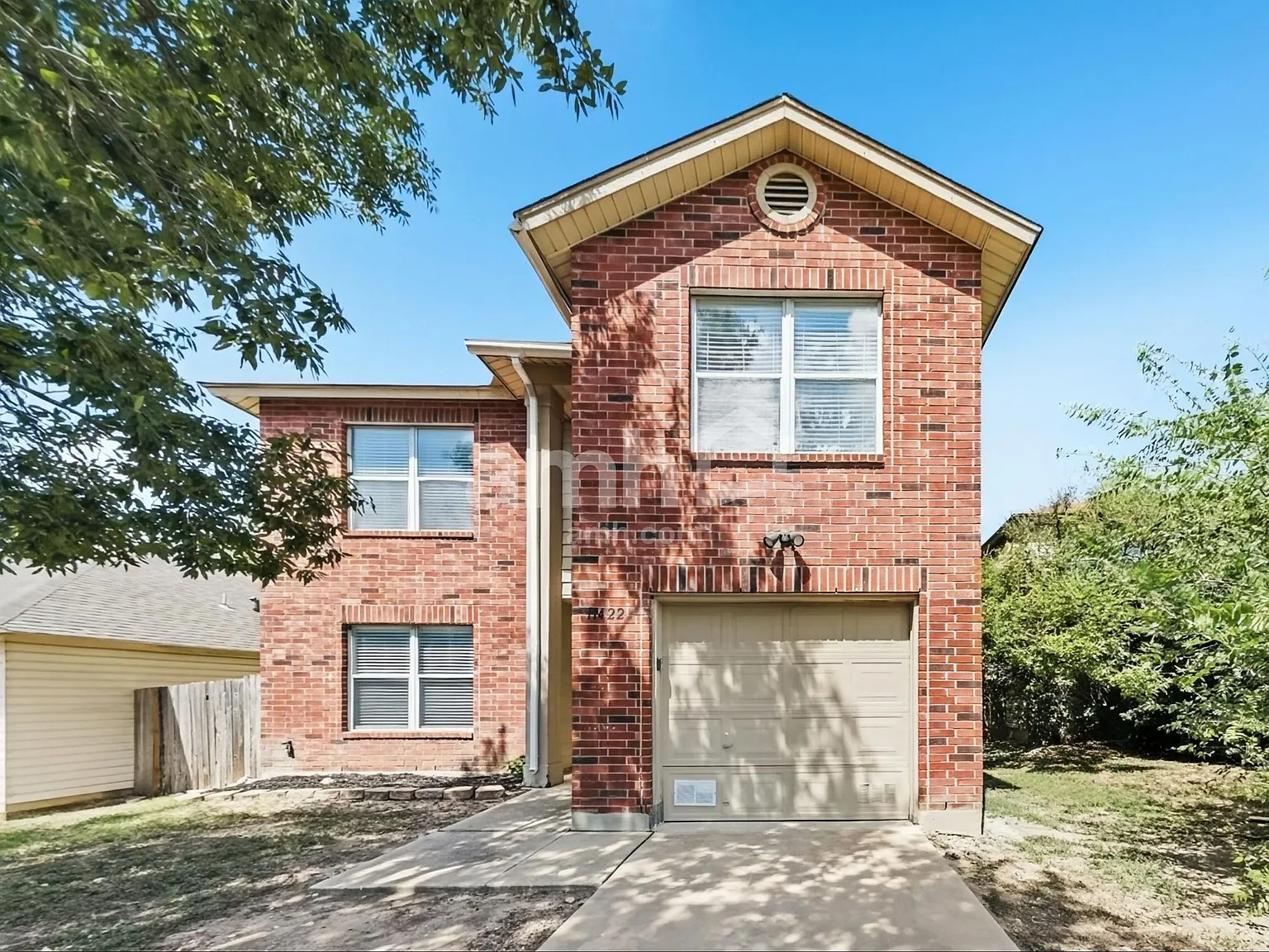 4 bed, 2.5 bath, 2042 sqft, $1,645 — Photo 1