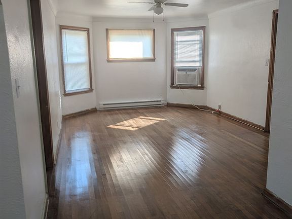 3rd image of 1951 N Summit St #1