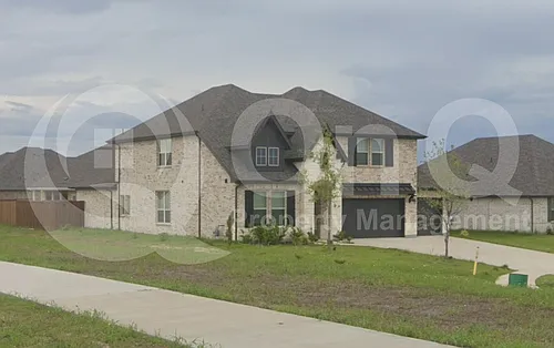 130 Monument Dr Photo 1