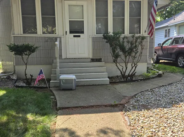 626 Chester St, Jackson, MI 49203