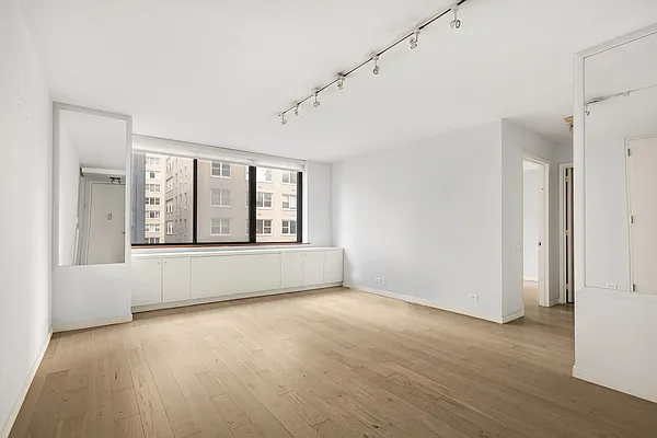 Rented by Compass | media 11