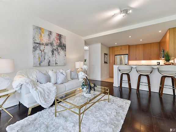 5th image of 235 Berry St APT 401