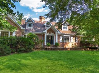 664 Laurel Ln, Wyckoff, NJ 07481