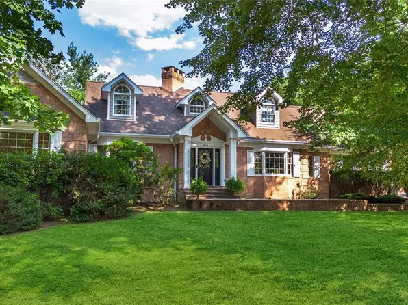 664 Laurel Ln, Wyckoff, NJ 07481