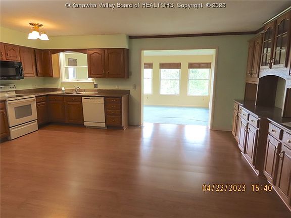 5th image of 1404 Long St