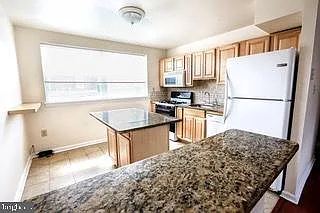 2 bed, $1,720 — Photo 3