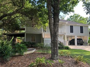 8411 Bayou Dr, Bayou La Batre, AL 36509