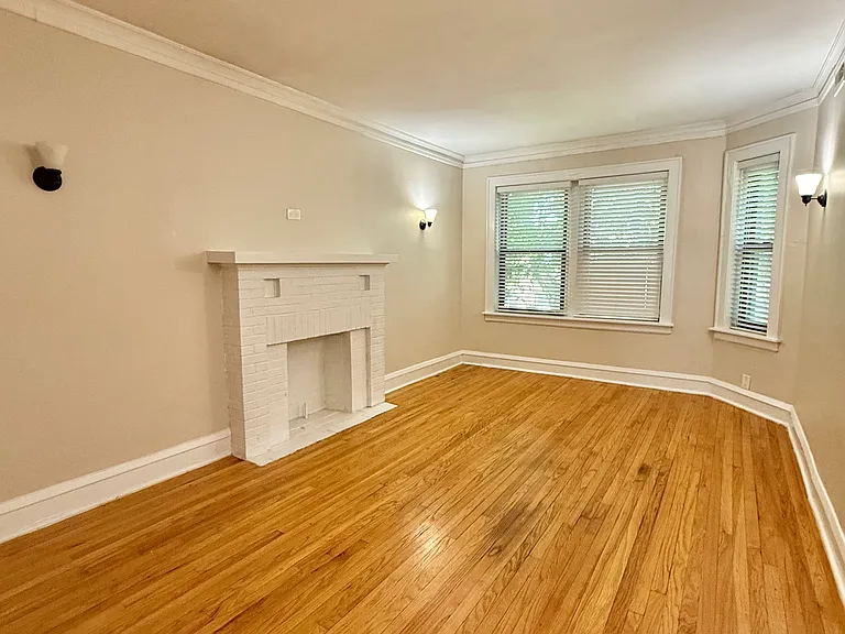 716 Reba Pl #2N — Photo 4