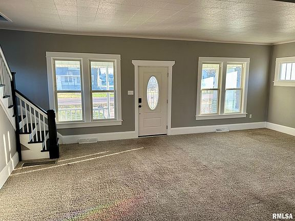 2nd image of 224 W Greenwood Ave