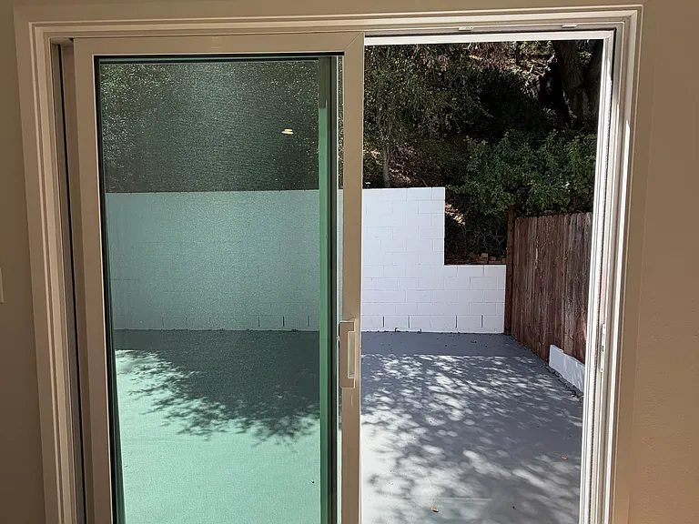 8535 Lookout Mountain Ave — Photo 36