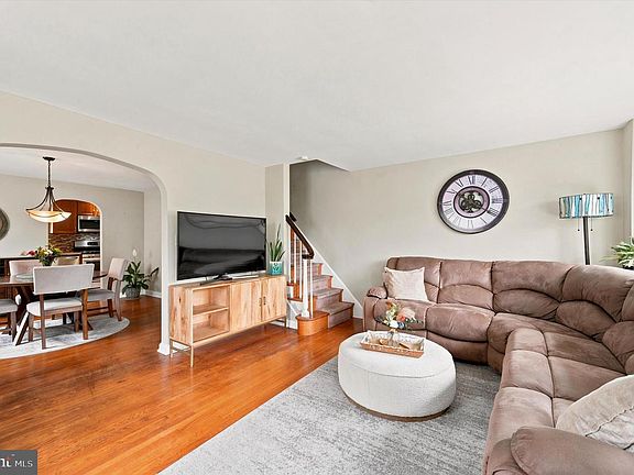 2nd image of 107 Mohawk Ave