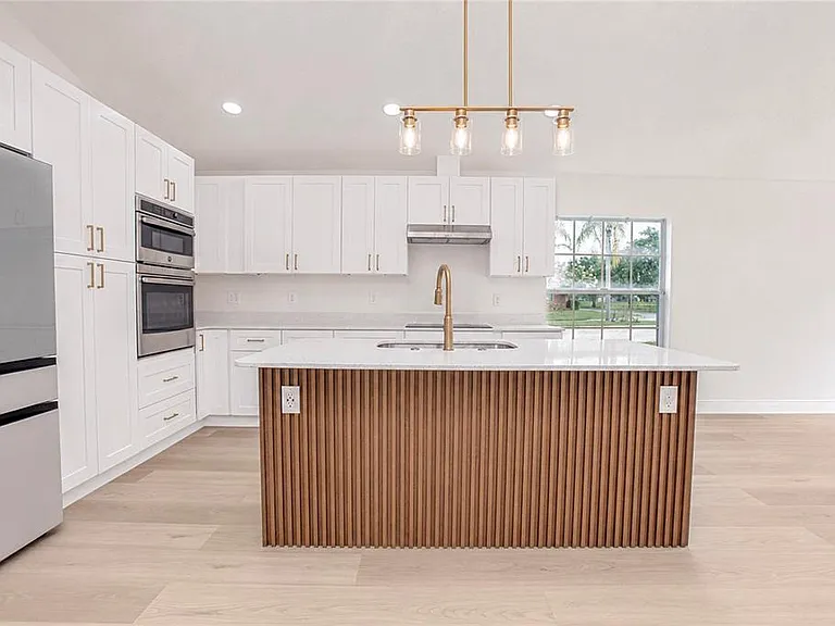 2039 Shannon Lakes Blvd — Photo 7