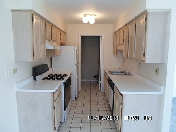 5th image of 506 Sandhurst Ln #506