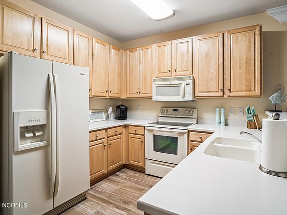 5th image of 395 S Crow Creek Drive #1106