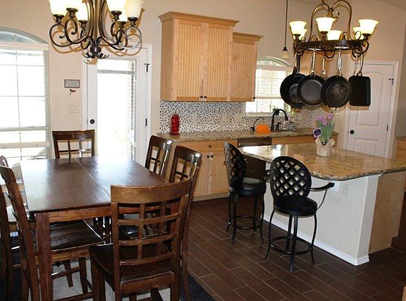 4th image of 808 Trinidad Pl
