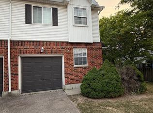185 Highland Cres #1, Kitchener, ON N2M 5P8