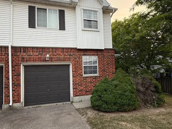 185 Highland Cres #1, Kitchener, ON N2M 5P8