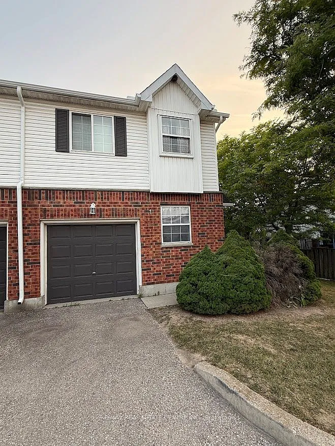 185 Highland Cres #1 photo 1