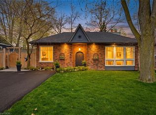 236 Parkside Dr, Hamilton, ON L8B 0Y7