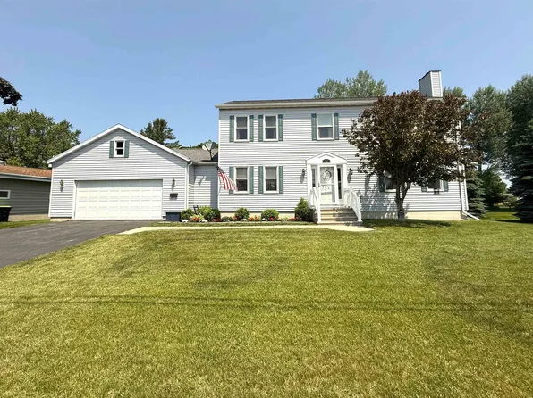 1906 22nd Ave, Menominee, MI 49858