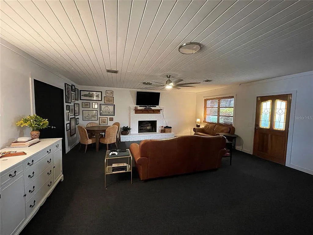 4 bed, 2.0 bath, 3144 sqft, $3,500 — Photo 3