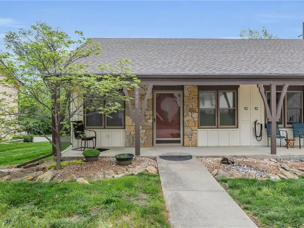 18901 Sunrise Dr, Belton, MO 64012