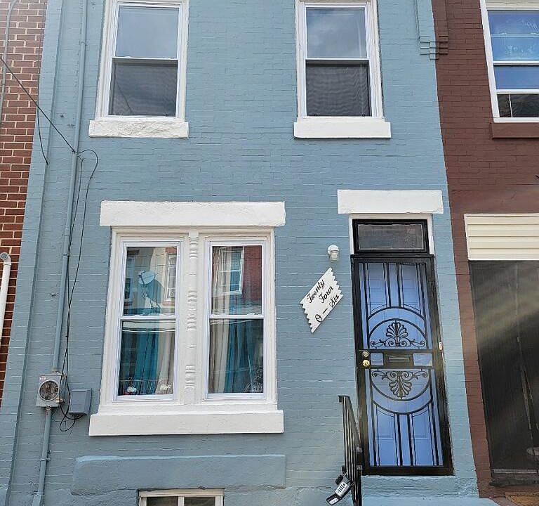 1st image of 2406 W Oakdale St