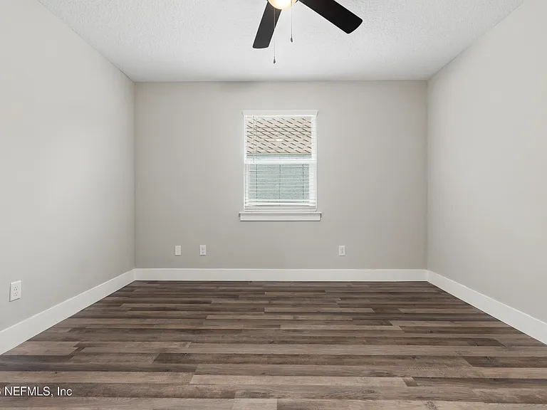 401 Pheasant Run — Photo 18